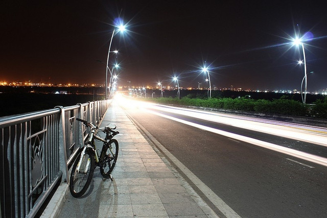 Truy bắt băng cướp khiến 2 cô gái thương vong trên cầu Thủ Thiêm Truy bat bang cuop khien 2 co gai thuong vong tren cau Thu Thiem