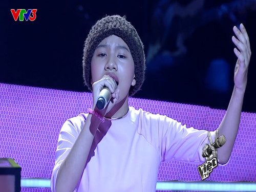 Đòi tiền làm CMND cho con gái nuôi Quang Lê: Trưởng CA xã bị... khiển trách - Hình 2 Doi tien lam CMND cho con gai nuoi Quang Le: Truong CA xa bi... khien trach-Hinh-2