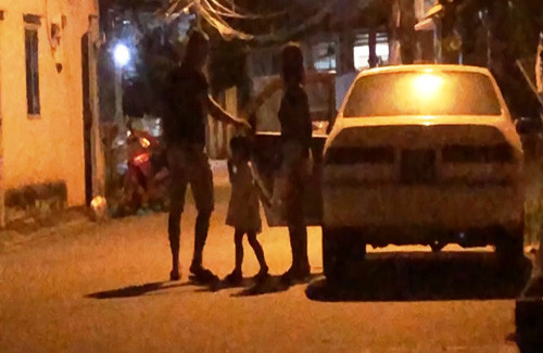 Thông tin bất ngờ vụ xe biển xanh hú còi náo loạn đường phố - Hình 2 Thong tin bat ngo vu xe bien xanh hu coi nao loan duong pho-Hinh-2