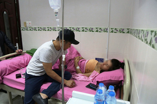 Ca sĩ Ivy Trần vỡ túi nâng ngực: Bác sĩ mổ nói gì? - Hình 3 Ca si Ivy Tran vo tui nang nguc: Bac si mo noi gi?-Hinh-3