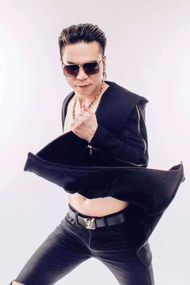 Cư dân mạng chỉ trích lối sống sa đọa của Châu Việt Cường.