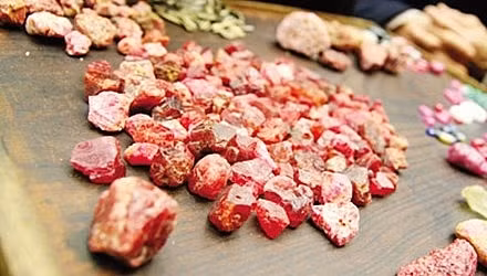 Đá đỏ ở Quỳ Châu từng khiến nhiều người đánh đổi cả tính mạng để ôm mộng đổi đời. ẢNH MINH HỌA