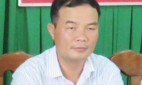 Rùng mình chuyện cắm dao lam, cắm chông, dán bùa chống trộm cau - Hình 2 Rung minh chuyen cam dao lam, cam chong, dan bua chong trom cau-Hinh-2