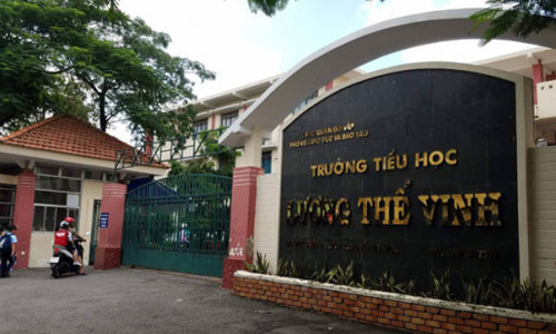 Đình chỉ công tác thầy giáo tát, đá học sinh ở TP. Hồ Chí Minh Dinh chi cong tac thay giao tat, da hoc sinh o TP. Ho Chi Minh