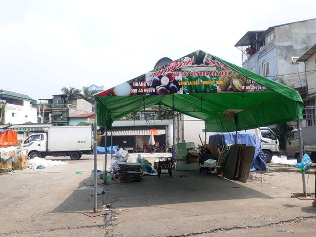 Vì sao tiểu thương chợ Long Biên phải è cổ nộp trăm triệu bảo kê? - Hình 5 Vi sao tieu thuong cho Long Bien phai e co nop tram trieu bao ke?-Hinh-5