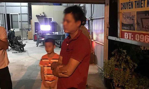 Gã hàng xóm xin gia đình nạn nhân tha thứ - Ảnh: Internet Gã hàng xóm xin gia đình nạn nhân tha thứ - Ảnh: Internet