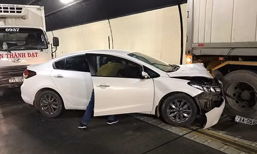 Rất may vụ tai nạn xảy ra trong khung giờ đóng hầm Hải Vân nên không gây ách tắc.