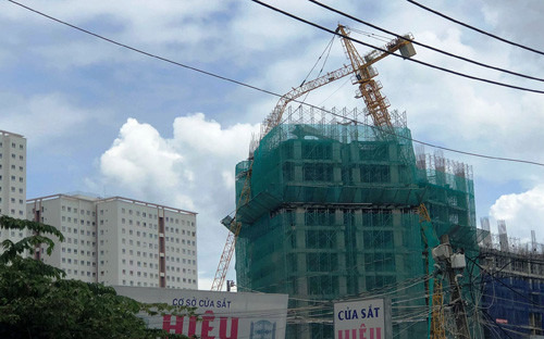 Hiện trường sự cố gãy cần cẩu xảy ra tại công trình dự án Topaz Elite do Vạn Thái Land làm chủ đầu tư.