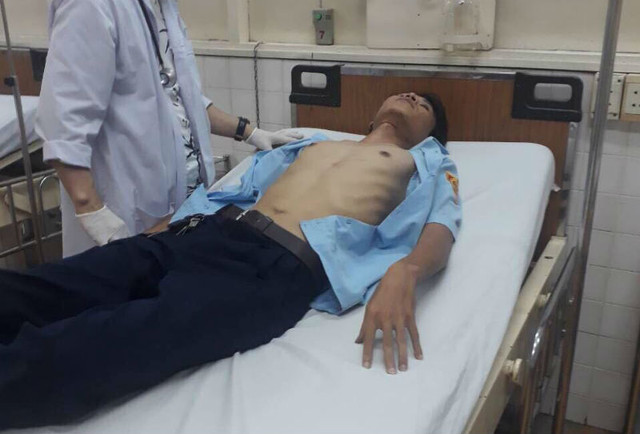 Anh Trung nhập viện điều trị sau khi bị 3 mẹ con bà Nhung đánh Anh Trung nhập viện điều trị sau khi bị 3 mẹ con bà Nhung đánh