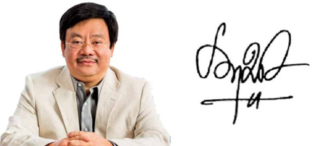 2. Ông Nguyễn Đăng Quang Đại gia Nguyễn Đăng Quang - Chủ tịch Masan Group, là ông chủ quyền lực của Tập đoàn Masan. Nếu tính gián tiếp qua CTCP Masan, ông Quang là người giàu thứ 2 trên TTCK với khối tài sản hơn 10.000 tỷ đồng. Chữ ký của Chủ tịch Masan Group được đánh giá là rất "sang". Ảnh: Gia đình Việt Nam. 2. Ông Nguyễn Đăng Quang Đại gia Nguyễn Đăng Quang - Chủ tịch Masan Group, là ông chủ quyền lực của Tập đoàn Masan. Nếu tính gián tiếp qua CTCP Masan, ông Quang là người giàu thứ 2 trên TTCK với khối tài sản hơn 10.000 tỷ đồng. Chữ ký của Chủ tịch Masan Group được đánh giá là rất "sang". Ảnh: Gia đình Việt Nam.
