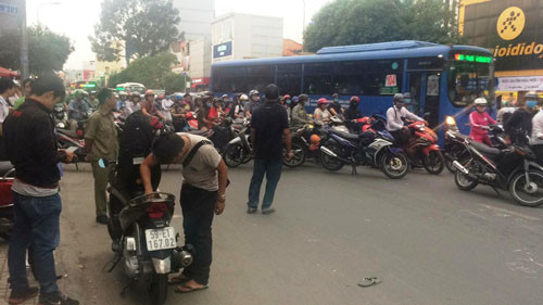 Dam chet nguoi o TPHCM sau va cham giao thong, ra Ha Noi…dau thu