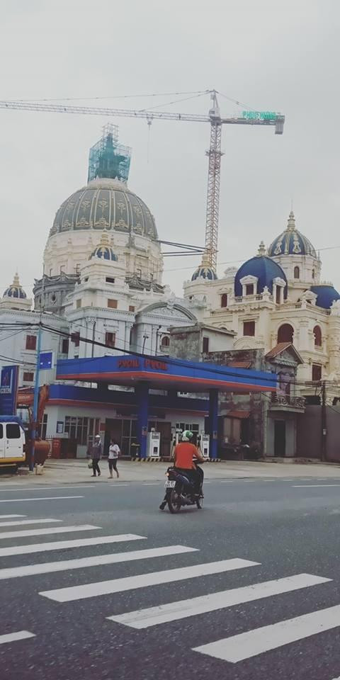 Phát sốt với tòa lâu đài "cha con" của đại gia Ninh Bình - Hình 4 Phat sot voi toa lau dai