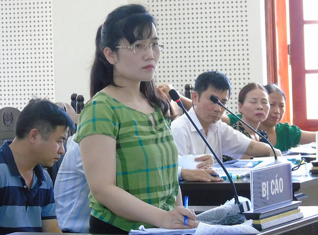 "Hotgirl" Eximbank Nguyễn Thị Lam trông khác hẳn với những bức ảnh trước đây. Nguồn ảnh: Vietnamnet "Hotgirl" Eximbank Nguyễn Thị Lam trông khác hẳn với những bức ảnh trước đây. Nguồn ảnh: Vietnamnet