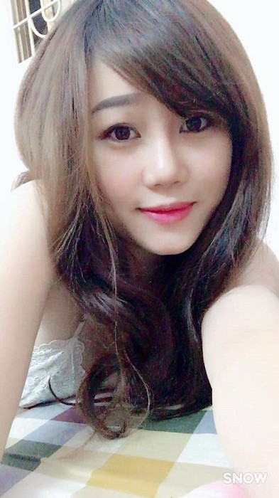 Chi tự nhận mình có ngoại hình ưa nhìn và khả năng tài chính ổn. Chi tự nhận mình có ngoại hình ưa nhìn và khả năng tài chính ổn.