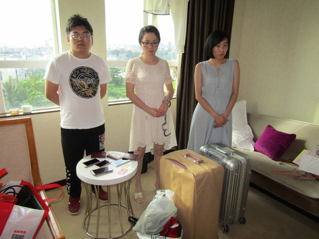 3 trong số các đối tượng tại Khách sạn Hồng Vận.Ảnh: Công an tỉnh Quảng Ninh. 3 trong số các đối tượng tại Khách sạn Hồng Vận.Ảnh: Công an tỉnh Quảng Ninh.