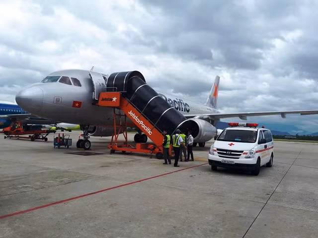 Vi sao may bay Jetstar Pacific di Da Lat ha canh tai Da Nang?