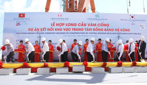 Bao giờ thông xe cầu Vàm Cống bị nứt, trị giá 270 triệu USD? - Hình 2 Bao gio thong xe cau Vam Cong bi nut, tri gia 270 trieu USD?-Hinh-2