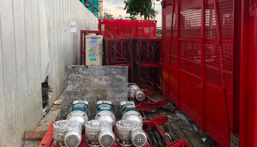 Thi cong TTTM, Cong ty Thuan Viet chiem sach via he, dan tinh ngao ngan-Hinh-5