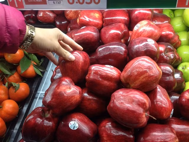 Lưu ý không thể bỏ qua khi mua hoa quả “xịn” cúng rằm - Hình 5 Luu y khong the bo qua khi mua hoa qua “xin” cung ram-Hinh-5