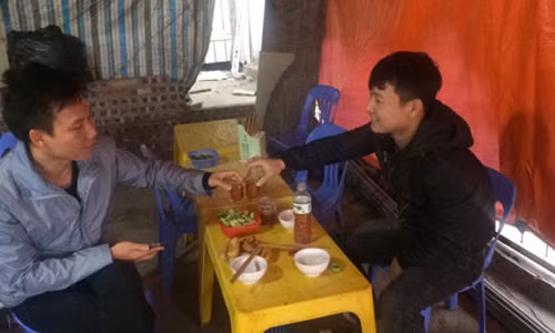 Ruou “mu” day quan binh dan