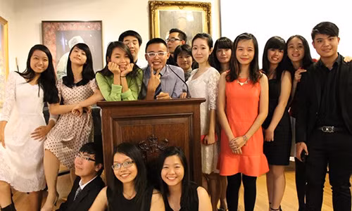 Du học sinh Việt kể chuyện ngủ trốn trong nhà vệ sinh Du hoc sinh Viet ke chuyen ngu tron trong nha ve sinh