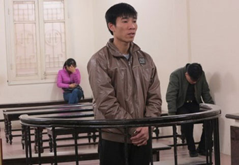 Lừa đảo chiếm đoạt hơn 2 tỷ đồng qua việc mua đất nền, Lê Thanh Tú bị tuyên phạt 16 năm tù giam. Lừa đảo chiếm đoạt hơn 2 tỷ đồng qua việc mua đất nền, Lê Thanh Tú bị tuyên phạt 16 năm tù giam.