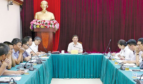 May bay delay qua nhieu: Ai cung noi ly, Bo truong The ra lenh cuoi-Hinh-2