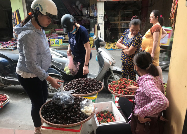 Nhiều người tiêu dùng mua mã thầy Trung Quốc với giá 40.000-50.000 đồng/kg. Nhiều người tiêu dùng mua mã thầy Trung Quốc với giá 40.000-50.000 đồng/kg.
