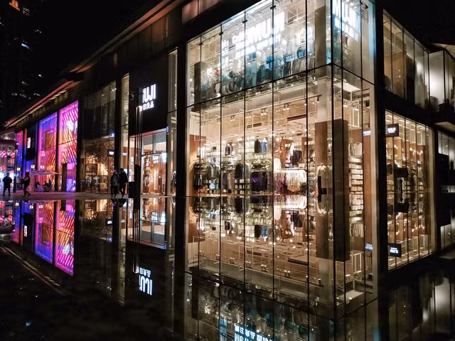 Điểm ảnh và cảm biến lớn hơn giúp camera của Redmi Note 5 giảm nhiễu tốt hơn model tiền nhiệm.