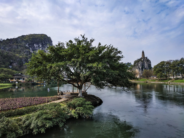 Góc khá rộng, màu sắc chân thực. Góc khá rộng, màu sắc chân thực.