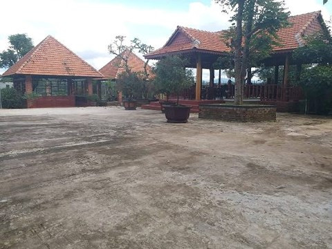 Kon Tum: Vợ cán bộ Cục thuế xây công trình khủng trên đất nông nghiệp - Hình 3 Kon Tum: Vo can bo Cuc thue xay cong trinh khung tren dat nong nghiep-Hinh-3
