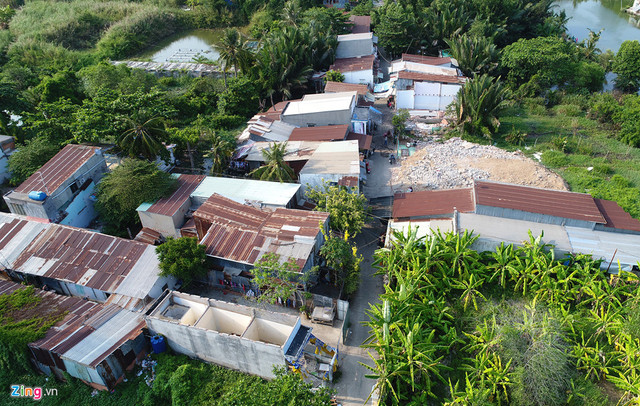Có hàng chục hộ dân chưa đồng ý di dời khi doanh nghiệp này đưa ra giá đền bù đất thổ cư là 10 triệu đồng/m2, đất nông nghiệp 3,5 triệu đồng/m2.