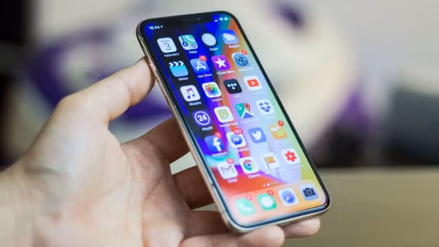 Đưa thiết kế iPhone X vào iPhone SE mới sẽ khó thành hiện thực. Đưa thiết kế iPhone X vào iPhone SE mới sẽ khó thành hiện thực.