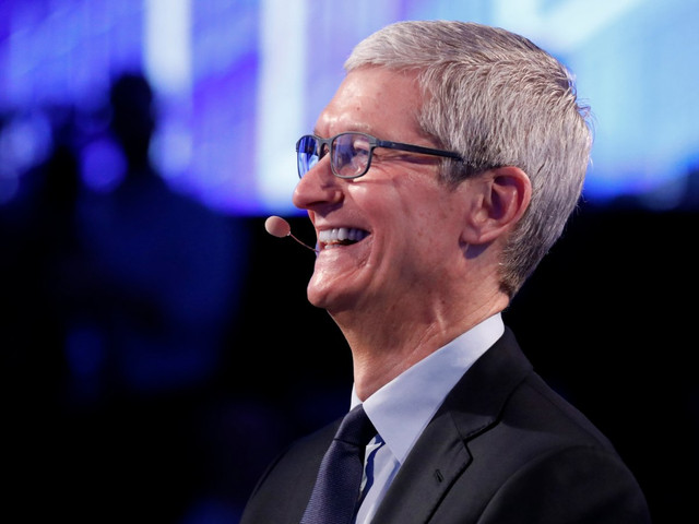 CEO của Apple, Tim Cook đã kiếm được 12,8 triệu đô la trong năm 2017. CEO của Apple, Tim Cook đã kiếm được 12,8 triệu đô la trong năm 2017.