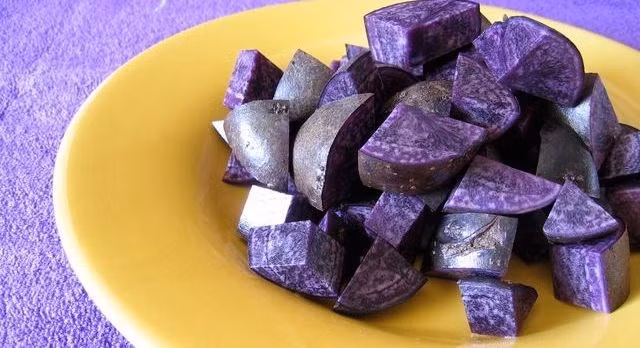 Ven man bi mat mau sac di cua cac loai khoai tay-Hinh-3