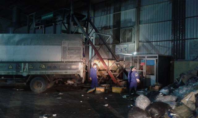 Số thực phẩm bẩn nói trên được đưa về Hưng Yên để tiêu hủy. Số thực phẩm bẩn nói trên được đưa về Hưng Yên để tiêu hủy.