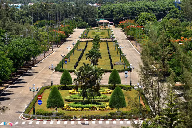 Khu do thi hoang vang canh Nha may loc dau Dung Quat