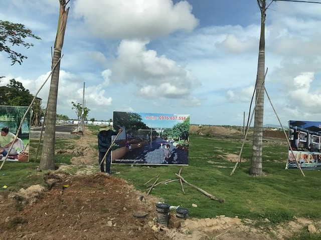 Hạ tầng pháp lý chưa hoàn thiện, chủ đất tự đặt tên dự án và rao bán. Hạ tầng pháp lý chưa hoàn thiện, chủ đất tự đặt tên dự án và rao bán.
