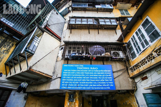 Bên trong khu nhà "nguy hiểm nhất” Hà Nội Ben trong khu nha