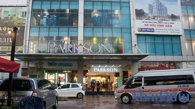 Toạ lạc trên "đất vàng", vì sao Parkson phải đóng cửa? - Hình 2 Toa lac tren