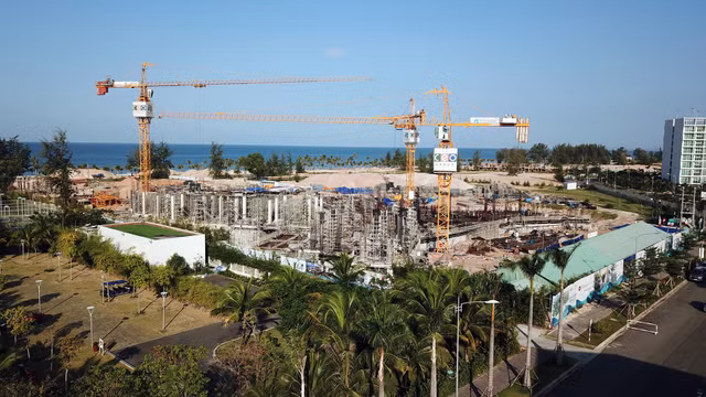 Công trường xuất hiện nhiều ven biển Phú Quốc.