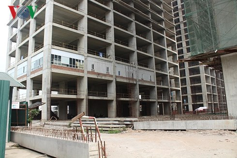 Công trường dự án không một bóng công nhân. Công trường dự án không một bóng công nhân.