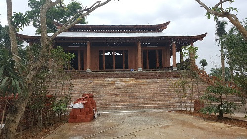 Theo Phòng TNMT huyện Ba Vì, công trình vi phạm xây dựng trên diện tích 116m2. Theo Phòng TNMT huyện Ba Vì, công trình vi phạm xây dựng trên diện tích 116m2.