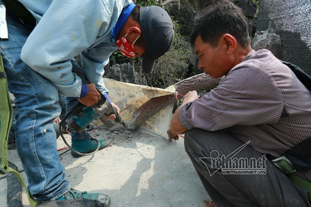 Cắt bỏ lan can tay vịn thành cầu. Cắt bỏ lan can tay vịn thành cầu.