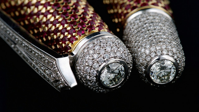 Chiếc bút đắt nhất thế giới giá 600 nghìn bảng. Chiếc bút đắt nhất thế giới giá 600 nghìn bảng.