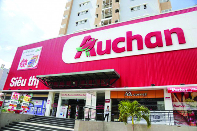 Siêu thị Auchan bị khách hàng “tố” bán trứng có dòi Sieu thi Auchan bi khach hang “to” ban trung co doi