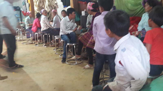 Gia đình lo tang lễ cho Sồng A Ninh. Gia đình lo tang lễ cho Sồng A Ninh.