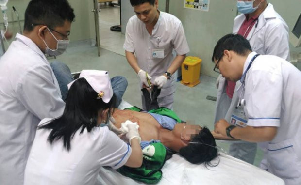 Bệnh nhân nhập viện trong tình trạng nguy kịch. Nguồn: Thanh Niên. Bệnh nhân nhập viện trong tình trạng nguy kịch. Nguồn: Thanh Niên.