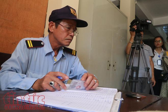 Khu nhà trọ có bảo vệ túc trực ngày đêm.