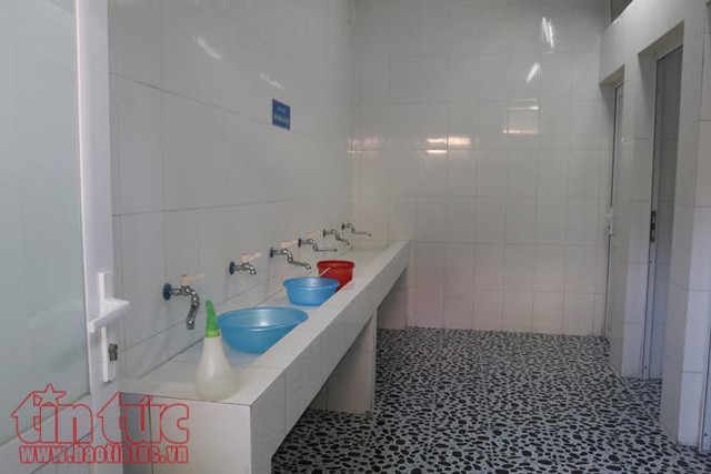 Khu nhà vệ sinh luôn được giữ sạch sẽ.